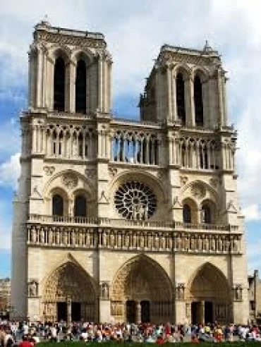 Nhà thờ Đức bà Paris mừng 850 tuổi